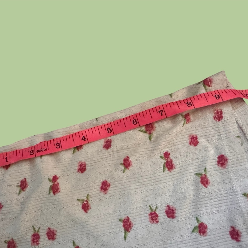 Charlotte Russe White and Pink Floral Shorts soft thin small clean girl - Picture 4 of 4